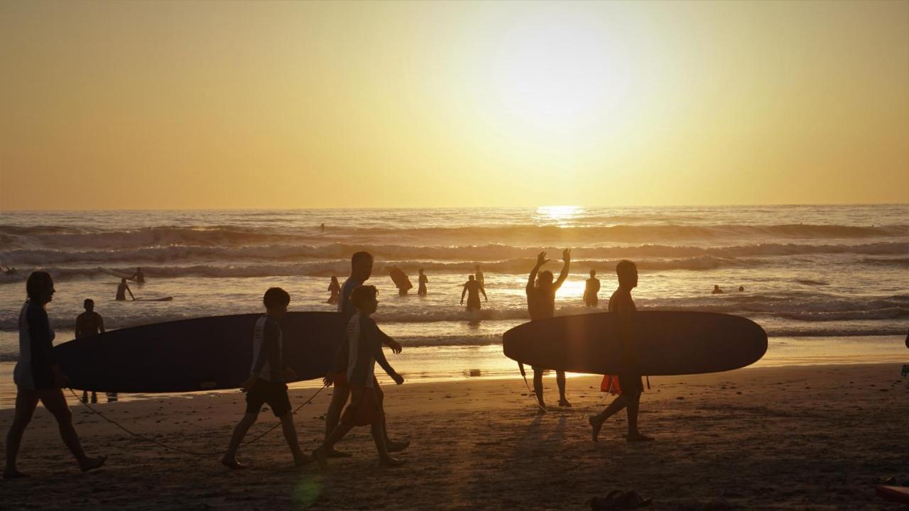 Akih Pods Hostel Playa Santa Teresa  ภายนอก รูปภาพ