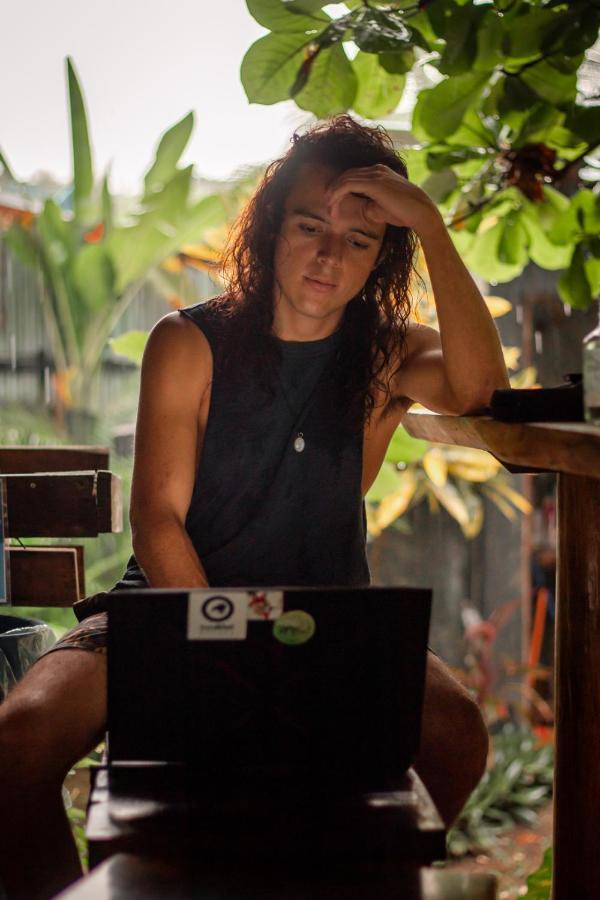 Akih Pods Hostel Playa Santa Teresa  ภายนอก รูปภาพ