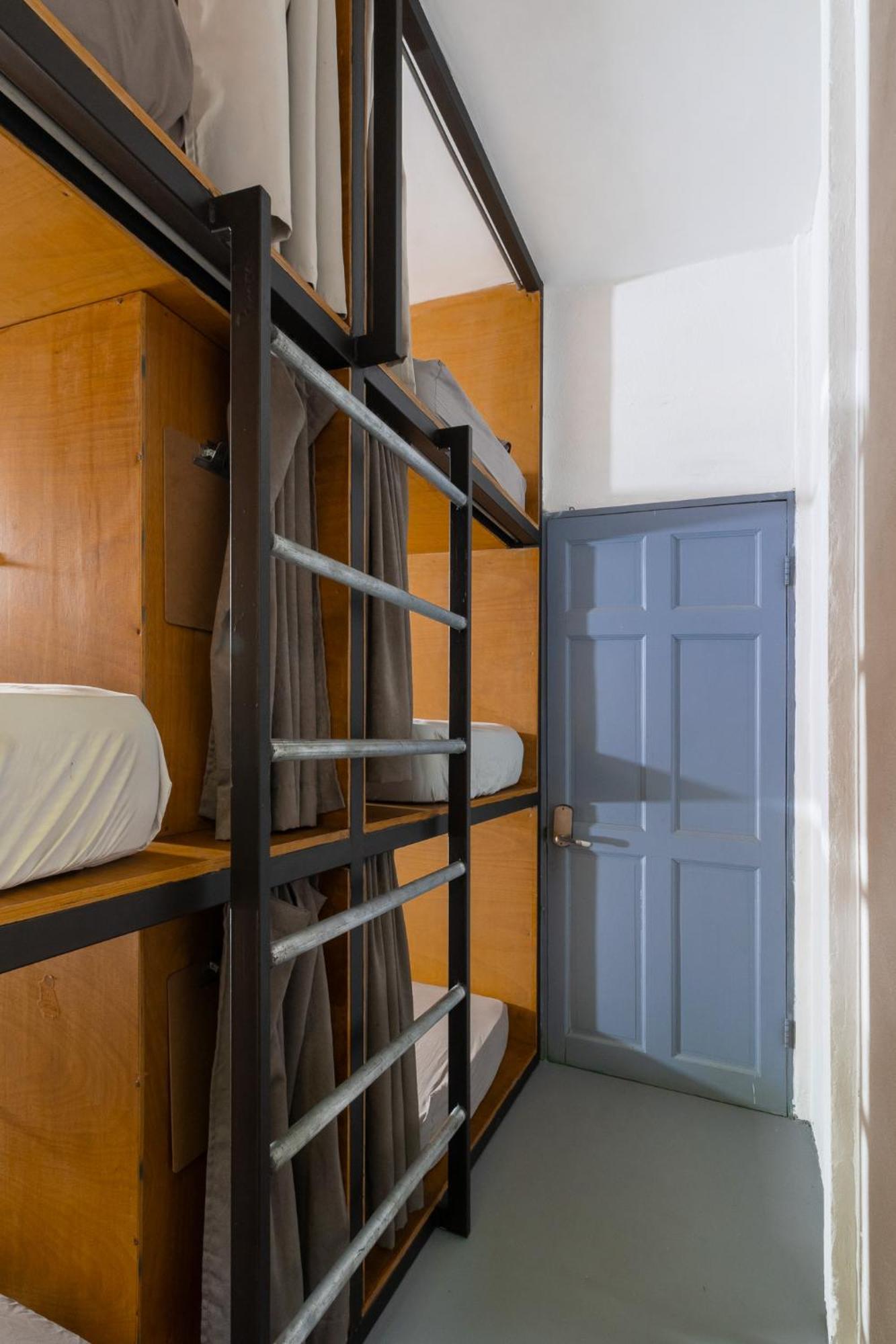 Akih Pods Hostel Playa Santa Teresa  ภายนอก รูปภาพ