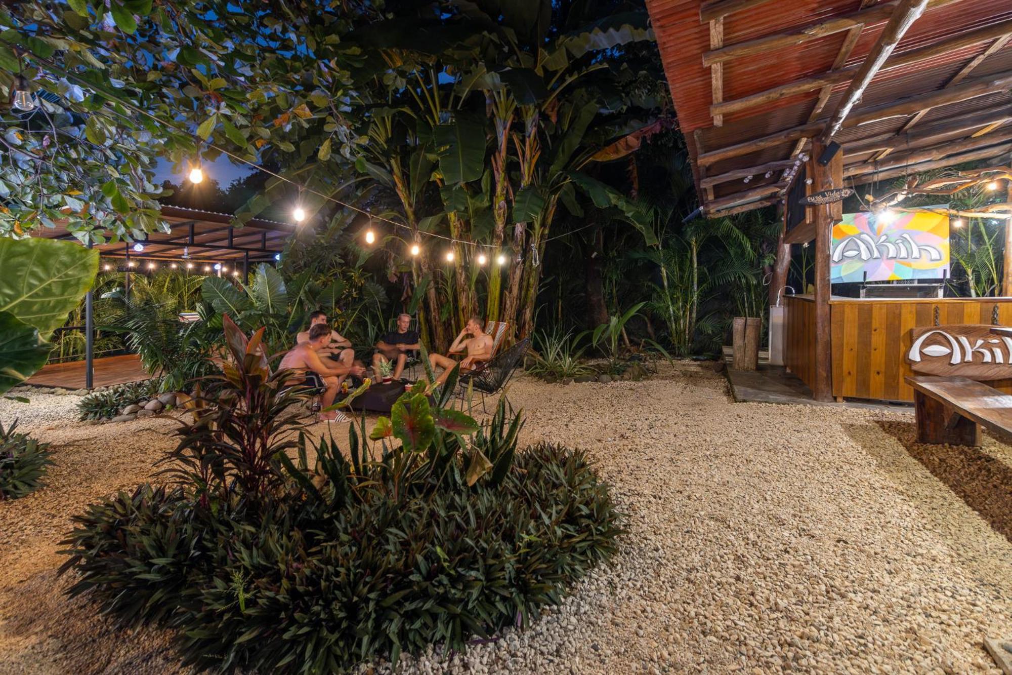 Akih Pods Hostel Playa Santa Teresa  ภายนอก รูปภาพ