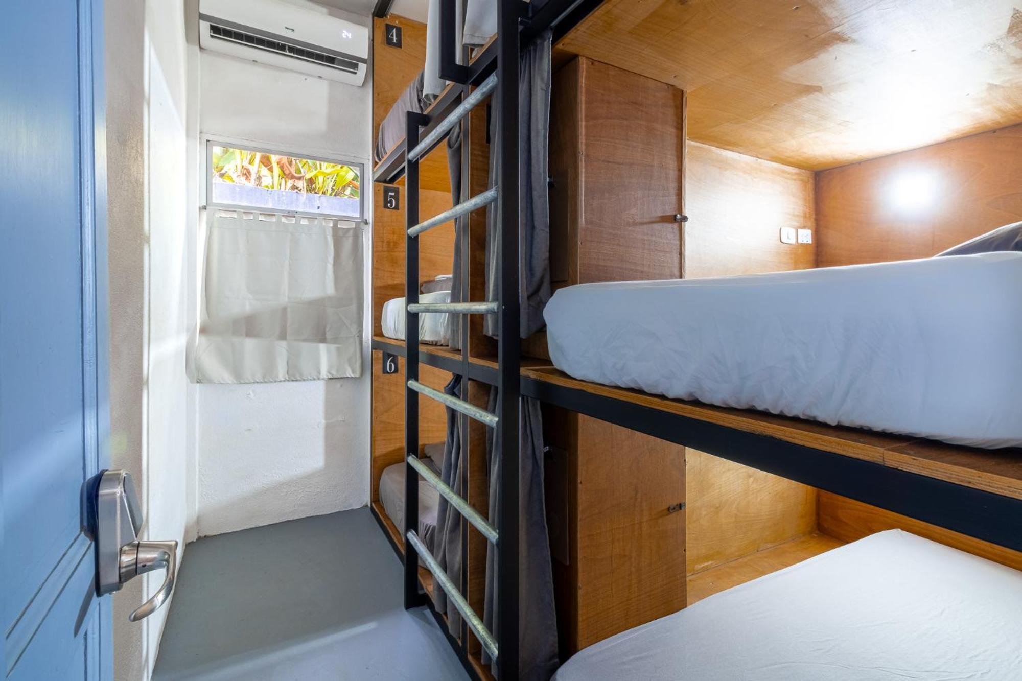 Akih Pods Hostel Playa Santa Teresa  ภายนอก รูปภาพ