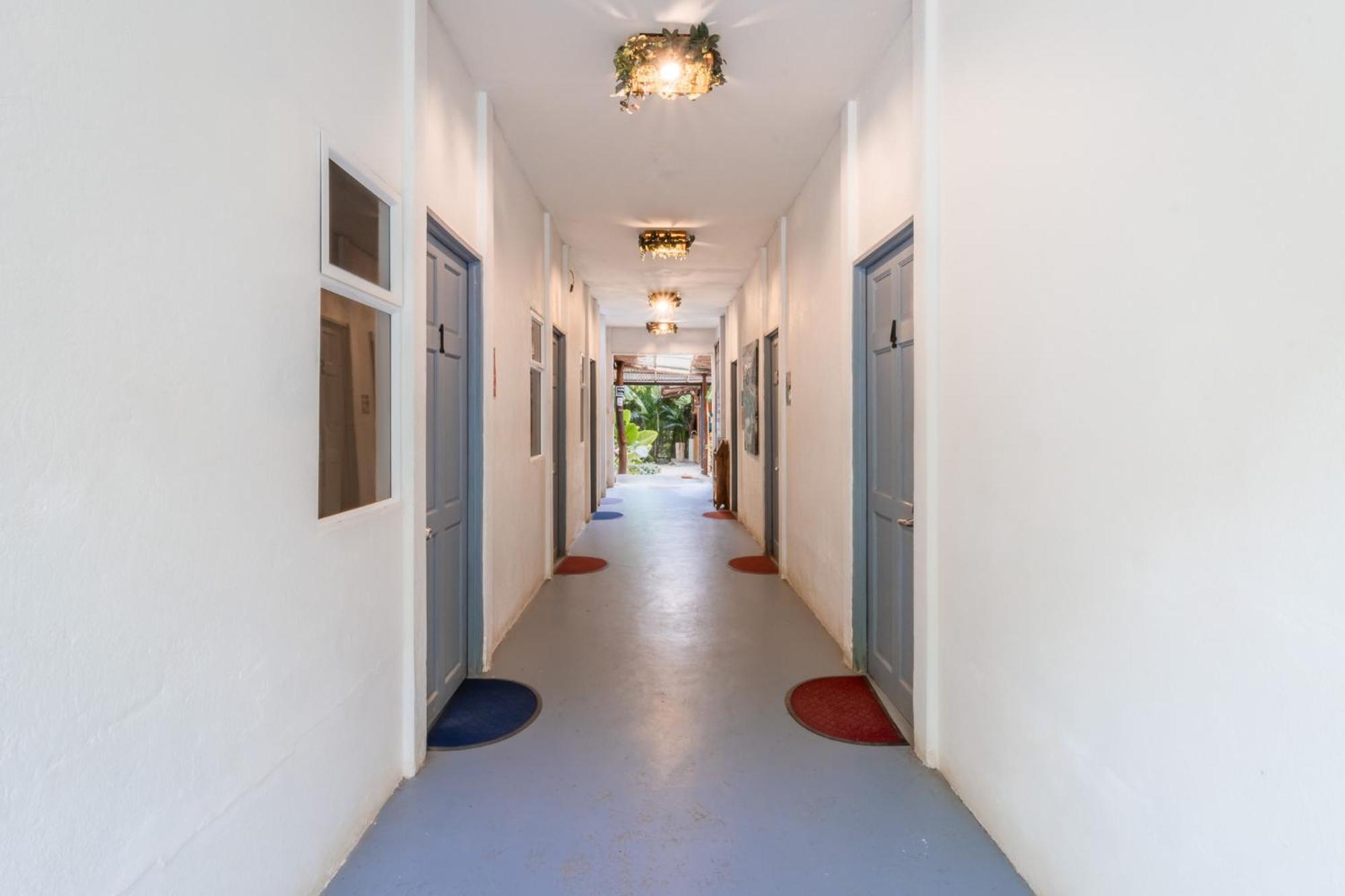 Akih Pods Hostel Playa Santa Teresa  ภายนอก รูปภาพ