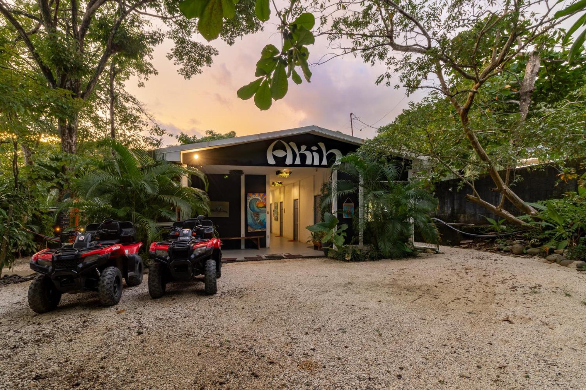 Akih Pods Hostel Playa Santa Teresa  ภายนอก รูปภาพ